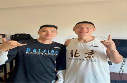 开云官网入口-关于超级强队圈粉无数，篮球联赛球迷狂热支持的信息